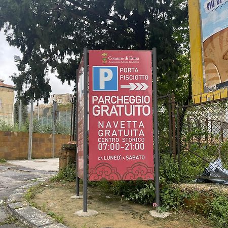 La Casa Sulla Piazza Apartment Ена Екстериор снимка